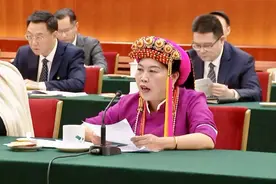 全国人大代表余德春：建议支持甘孜道路电力人才队伍建设 让“美人谷”更美｜代表委员在这里图片