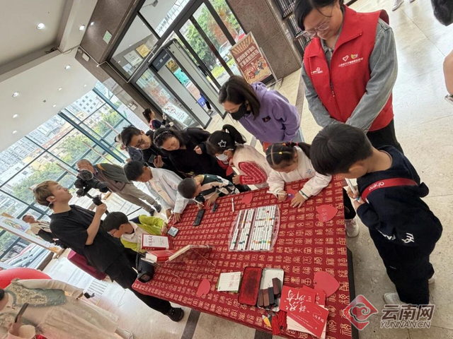 双节暖意浓！云南文旅志愿“红”守护假日好时光
