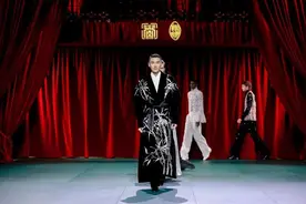 “恭王府服饰秀”惊艳亮相巴黎图片