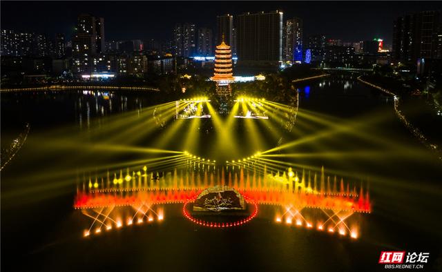 【每日一图@湖南】国庆夜游鹤城区，遇见福地怀化的浪漫