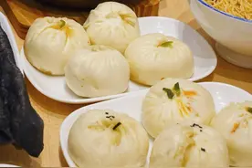 2025年的第一天，用一顿老成都早餐打开城市的封面图片