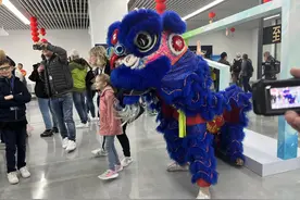 今明两艘邮轮抵沪，上海今年前三月已接待10艘邮轮2万游客图片