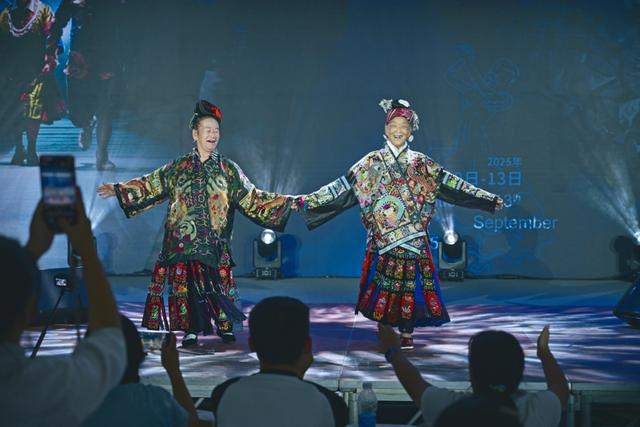 在繁花竞放中闯出人文资源转型发展新路子｜贵州推动人文经济高质量发展