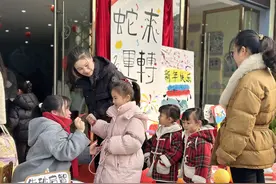 家长孩子一起开启新学期，书写精彩故事图片