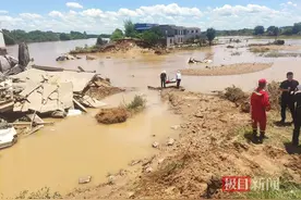 湘潭新塘村决堤40小时后：村里洪水基本退去，村民陆续返家图片