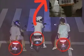 深夜，3辆无牌电动摩托车在崇明公路上“狂飙”……图片