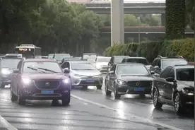 上海居民吐槽：上班高峰这条路太堵！地铁离得远，只能依赖3条公交……承办部门回应→图片