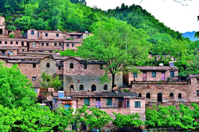 村村有名头 | 英谈村：红石延根脉，古寨焕新潮