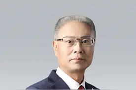 2025新年献词 | 平安证券党委书记、董事长何之江：打造有温度的证券平台服务商，以“三省”服务为社会创造价值图片