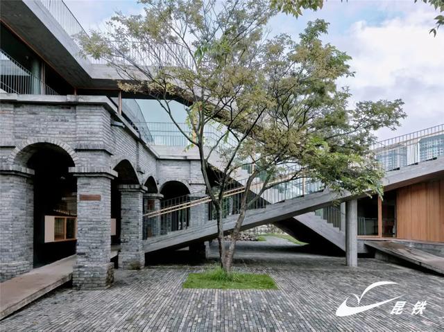 周末“特种兵” 乘动车2天高效打卡滇南