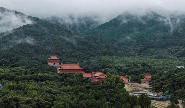 河北遵化：清东陵出现云海景观