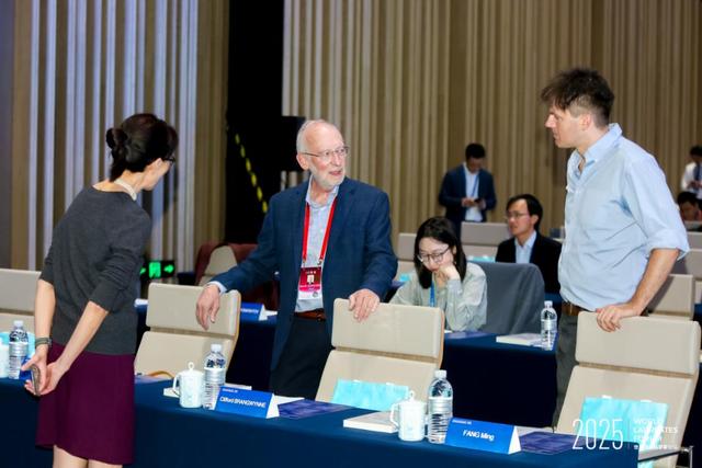 “未来科学发展领导者很可能是中国”