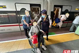 微光 | 带着八旬母亲乘高铁，列车上的故事让人感动图片