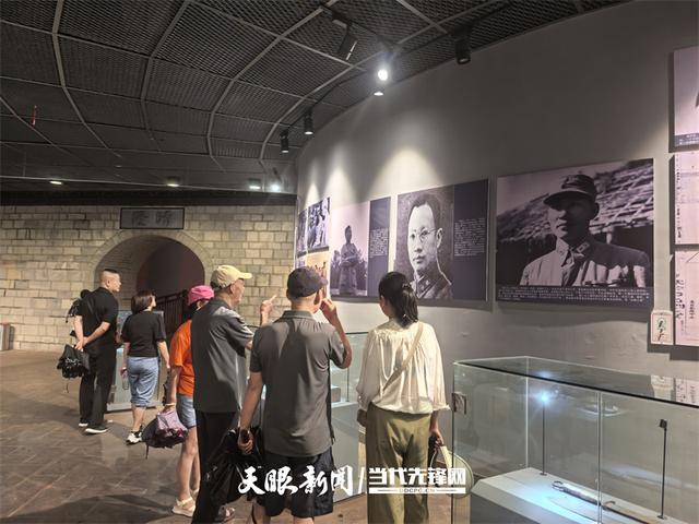 【绿色发展】山水人城和谐共融！从烽火里走过的24道拐看贵州山地新型城镇化
