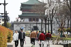 西安气温飙升至29度！城市一秒入夏，又到羽绒服与短袖同框季图片