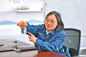 【中国梦·劳动美】青春和匠心的“化学反应”——记云岭工匠赵生艳图片