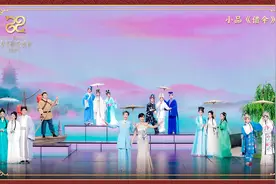 《借伞》中这两位“许仙”，怎么看喜剧和戏曲的融合？|“青眼”看春晚图片