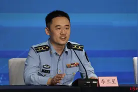 歼-35A试飞感受如何？动则灵、静则稳，人机交互非常友好图片