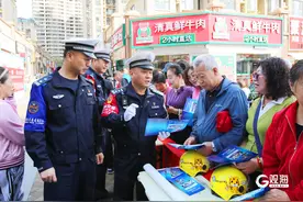 少一点陋习、多一份安全！青岛交警持续开展道路交通安全宣讲图片