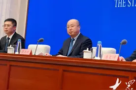 农业农村部：粮食产量首次突破1.4万亿斤，中国饭碗里装了更多中国粮图片