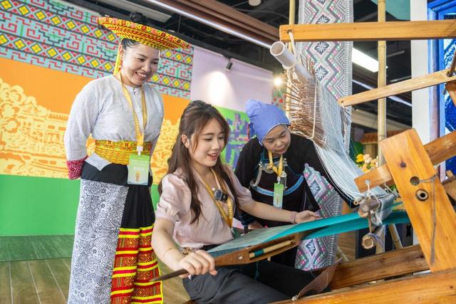 经济政策一线微观察｜跟着兴趣去旅行：“知识型体验消费”为何走红？