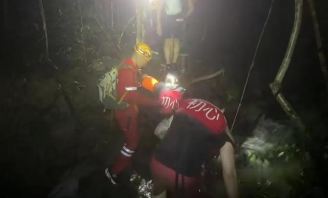 事发厦门岛外！4人被困！紧急救援