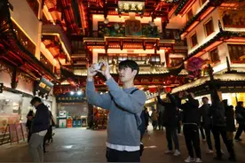 免签效应持续显现 上海成韩国游客“中国游”热门地图片