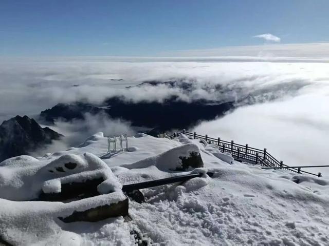 太白山近日主题色：白色 | 云与雪的世界
