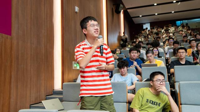 香港城市大学（东莞）校长开讲“思政第一课”