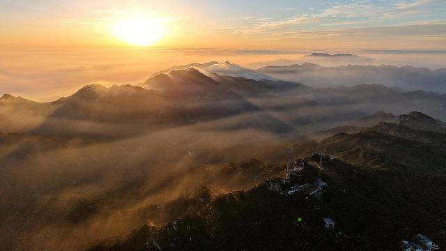 临沂：蒙山晨景
