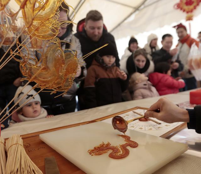 骁行万里，四海同春——世界在马年春节感受中国文化魅力