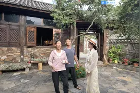 云南“五族共融”村落吸引海内外游客图片