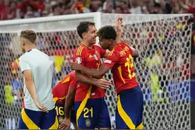 场面人物 | 超巨诞生！亚马尔一夜封神图片