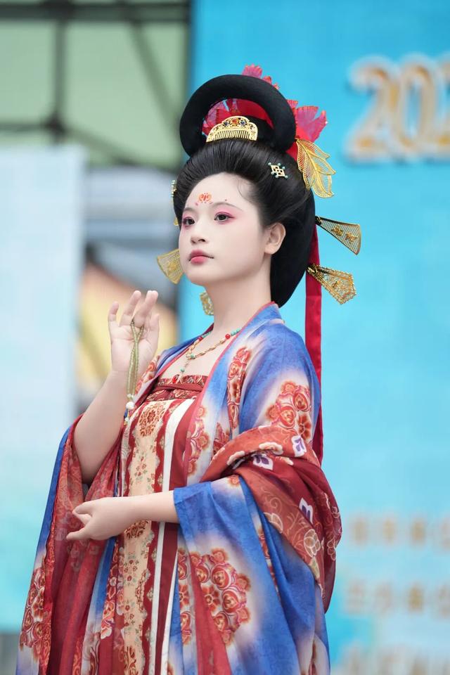 华服耀巴城・古韵传天下｜2025 巴中市汉服形象大使选拔赛总决赛圆满落幕