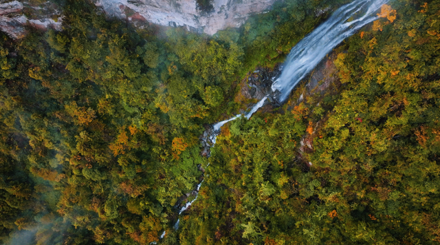 长潭河的秋：打翻调色盘的人间仙境
