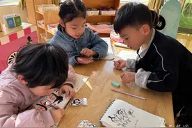 萌娃巧手变“废”为宝，自制桌面吸尘器图片