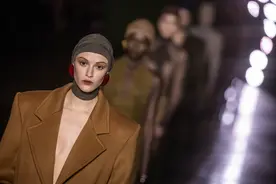 （外代二线）巴黎时装周——圣罗兰品牌时装秀图片