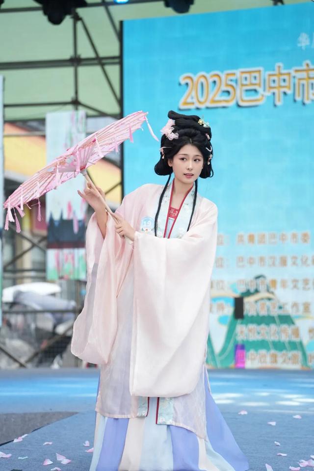 华服耀巴城・古韵传天下｜2025 巴中市汉服形象大使选拔赛总决赛圆满落幕