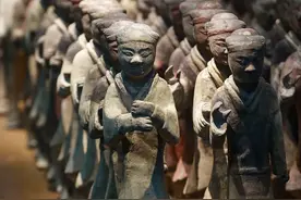 第一批在航站楼逛博物馆的人，差点误机图片