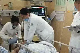 惊险！男子打球突发心脏骤停，整整4棒接力救回一条命图片