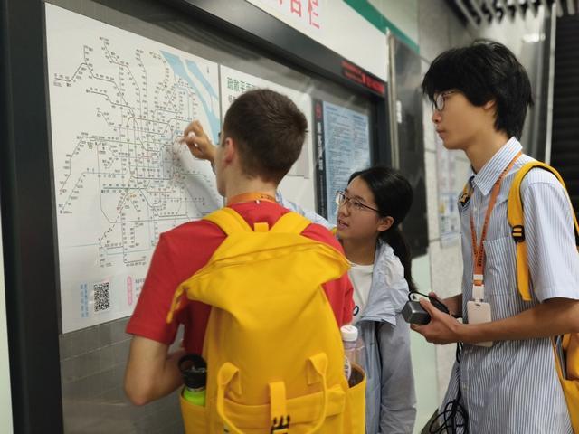 大学校园行、做一天上海人，这个国际友城青少年夏令营用脚步丈量城市创新活力
