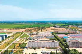 防沙治沙筑“绿色长城” 多措并举建“绿色银行” 新疆和田为沙漠“锁边”图片