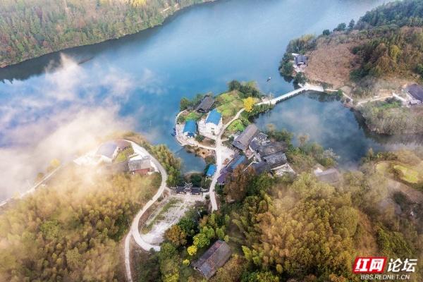 【每日一图@湖南】靖州五龙潭晨曲：雾起舟行，唤醒湘西南的生态秘境