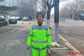 拼比看 她风采丨环卫工人贾明云：十六年如一日用坚守扮靓城市颜值图片