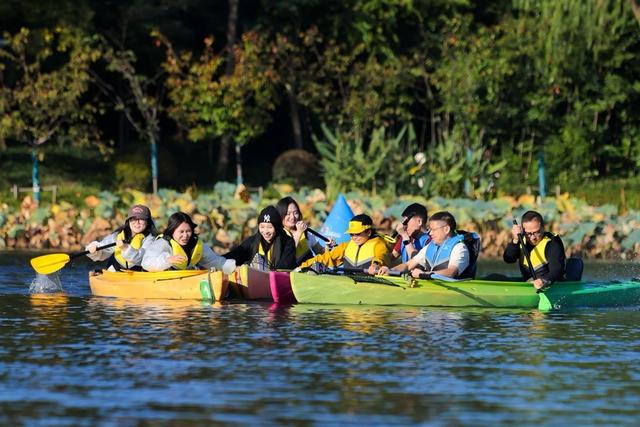打造慢行、骑行、舟行“三行”网络，一个城市慢生活桃花源正在新江湾城形成