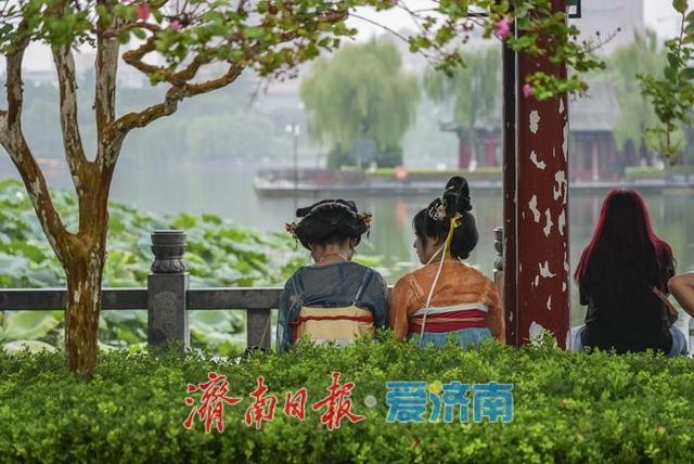 一年四季 泉在济南丨烟雨济南，胜似江南