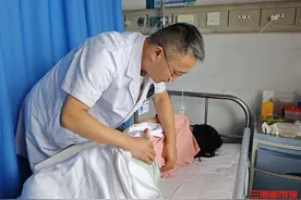 一个暑假长高6厘米，公益基金为16岁女孩“撑腰”图片