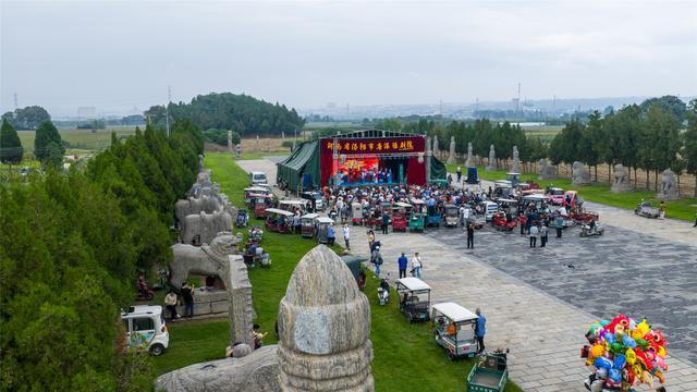 千年宋陵唱大戏 巩义永熙陵上演《包青天》石刻群前感受北宋文脉