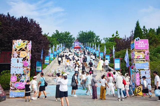 18℃的清凉守护：萤火虫水洞·地下大峡谷暑期暖心收官！