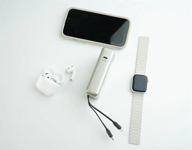 对不起	，我把你未来的充电宝提前发明了……